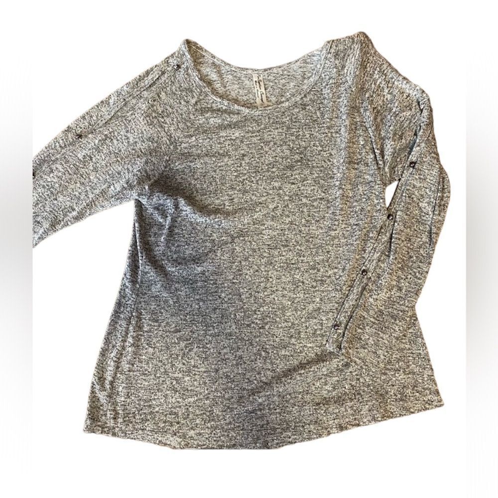 88. Perception Concept Gray Long Sleeve L